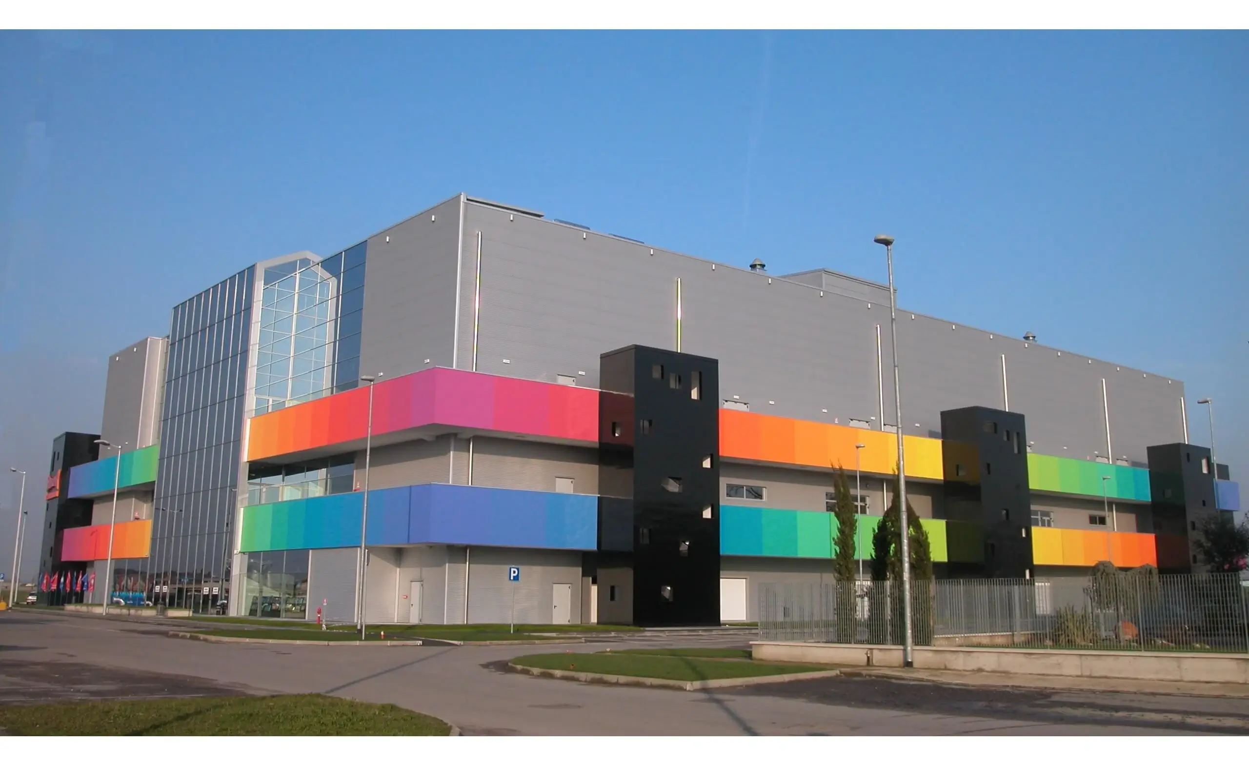 Progettazione realizzazione rivestimenti di parete shopping center