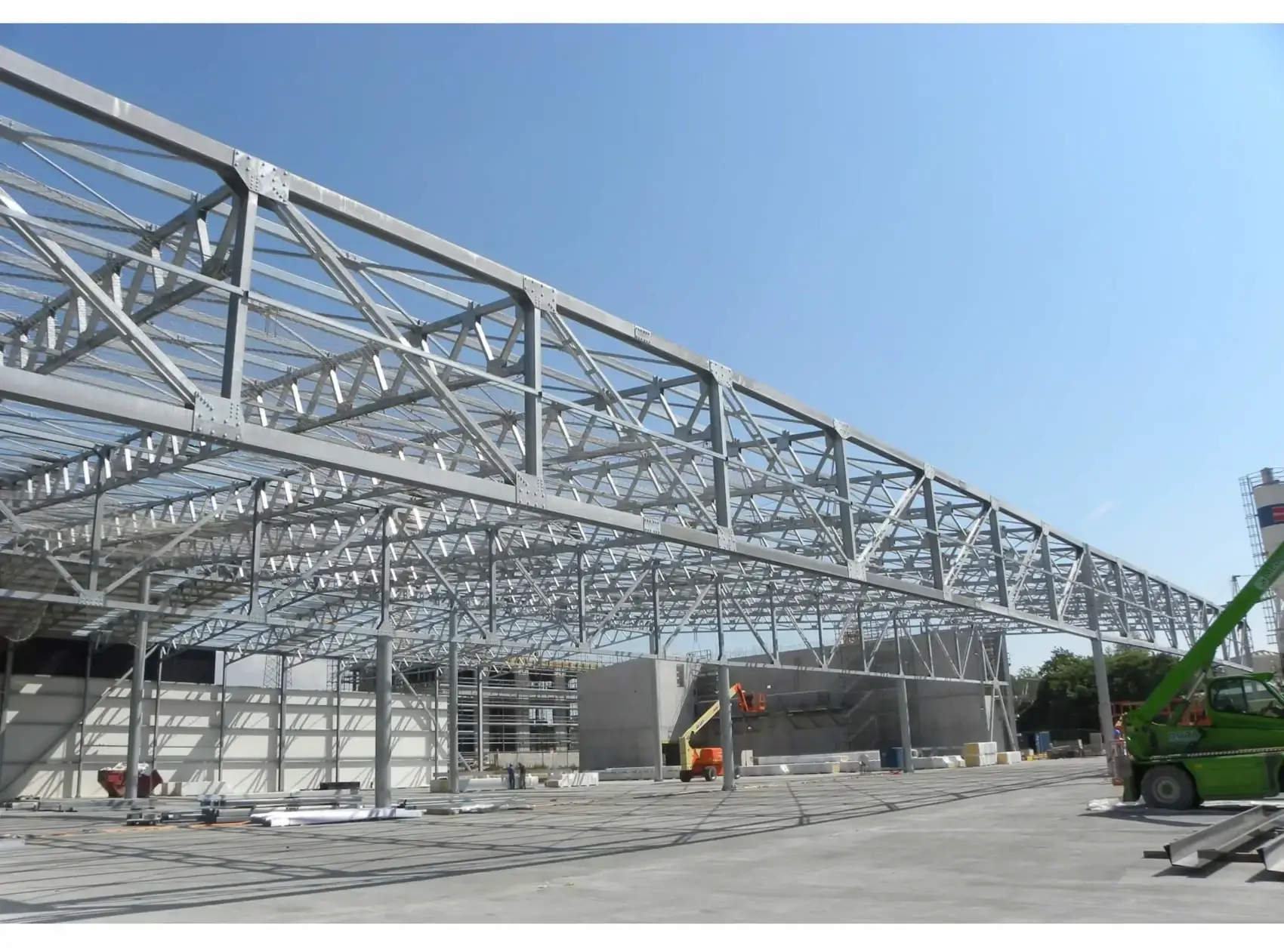 Progettazione realizzazione capannone in acciaio