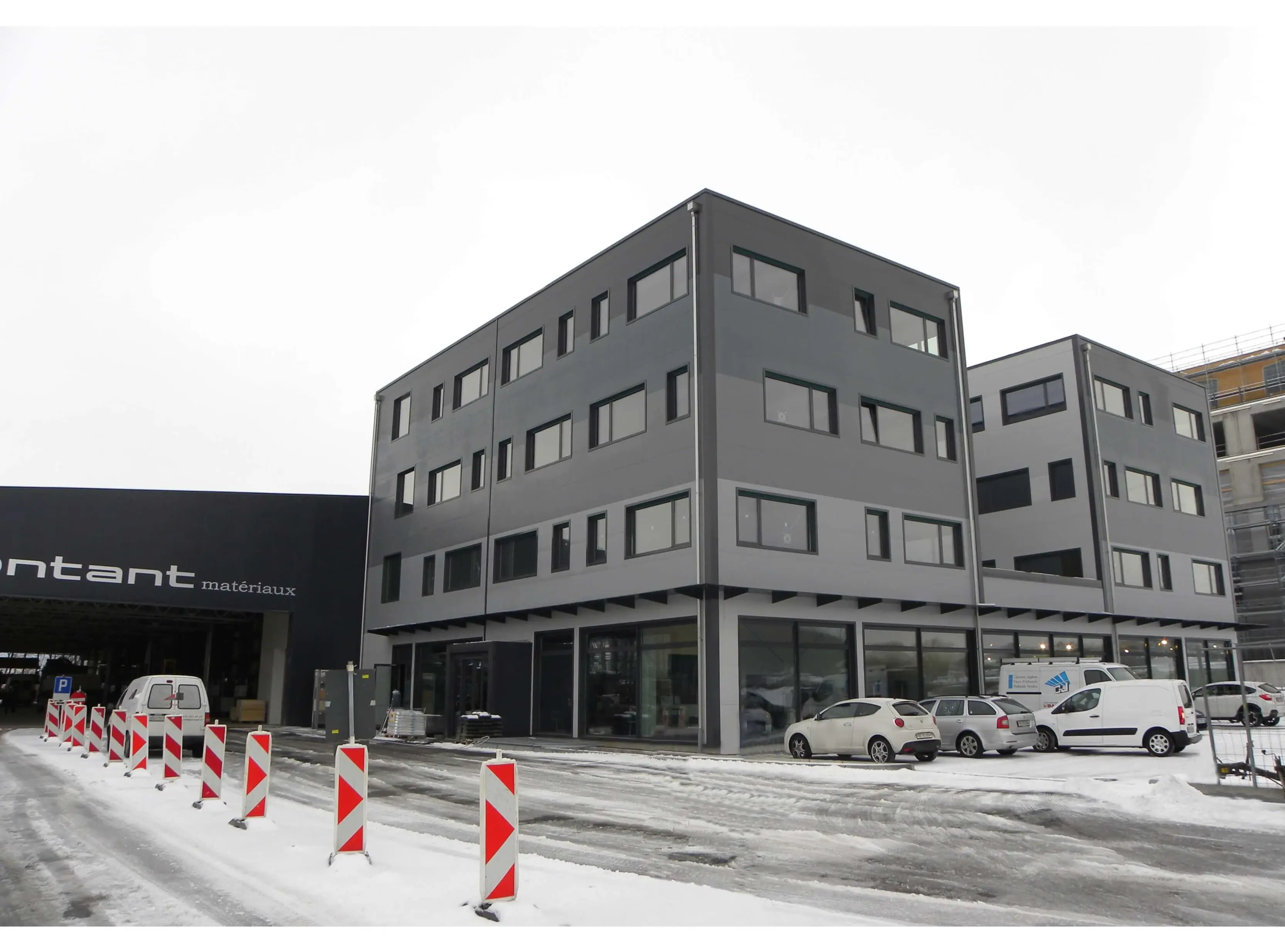 Progettazione realizzazione edifici per uffici
