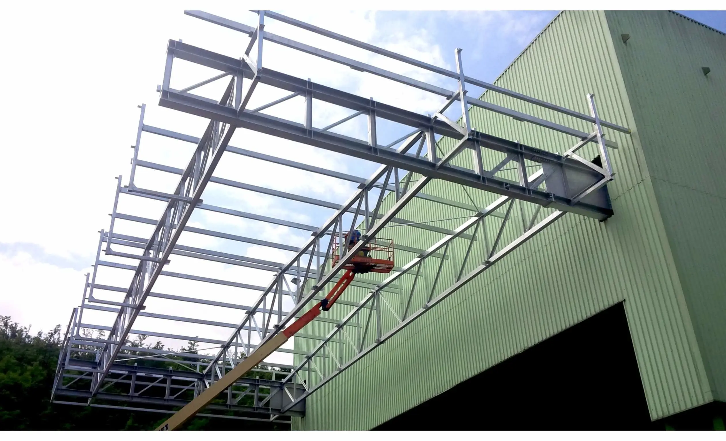 Progettazione realizzazione tettoia in acciaio