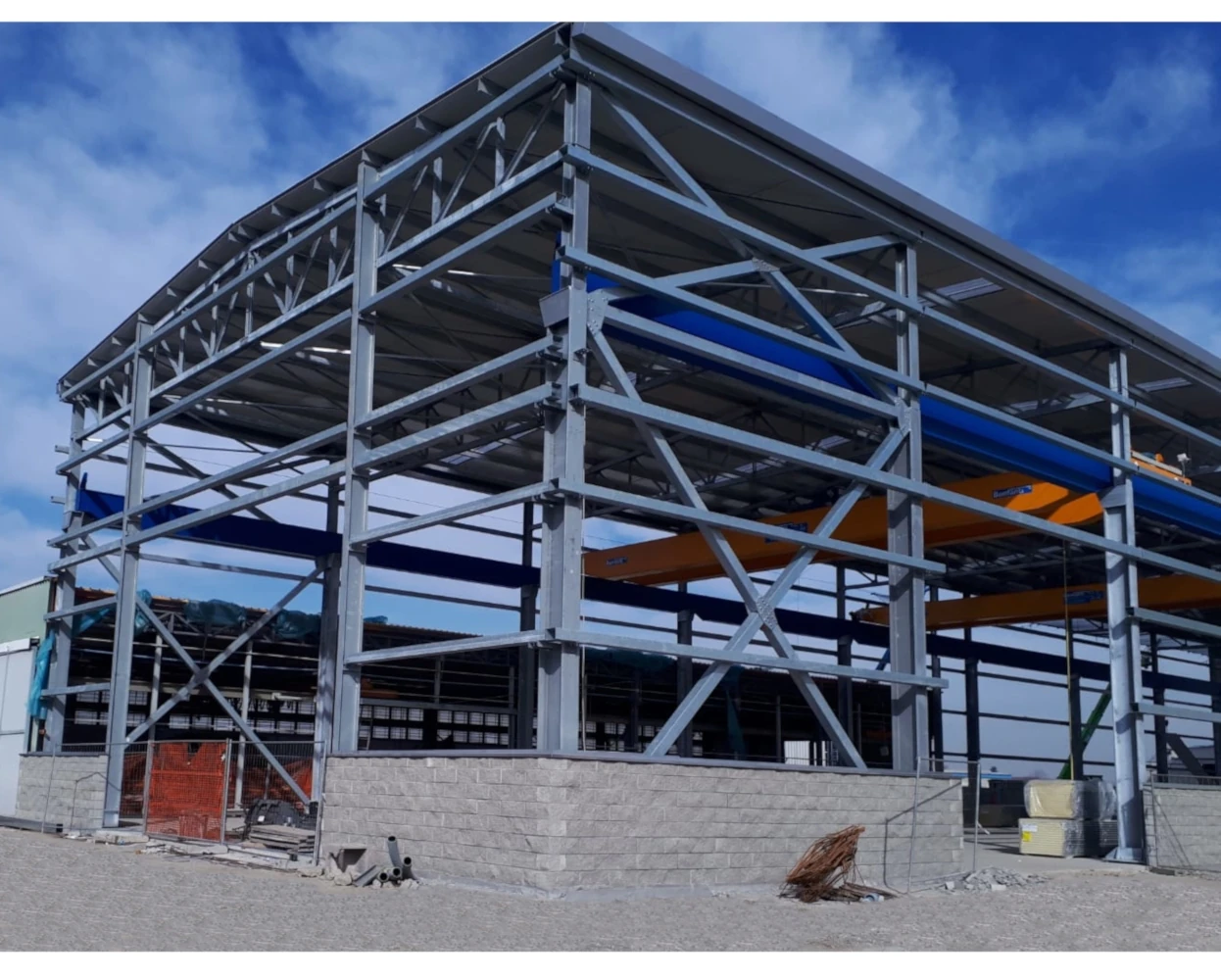 Progettazione realizzazione capannone industriale in acciaio
