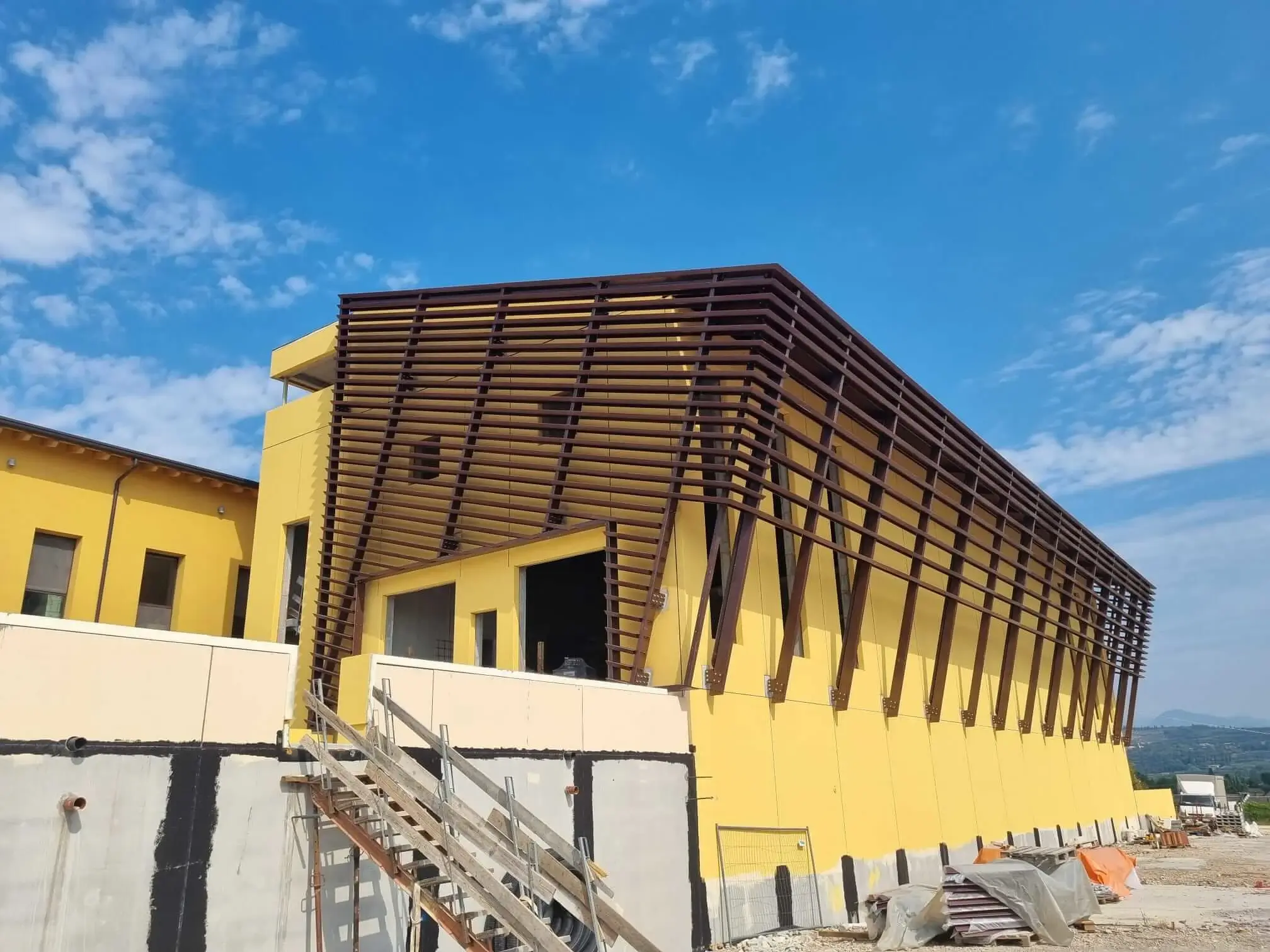 Progettazione realizzazione struttura metallica per cantina vinicola