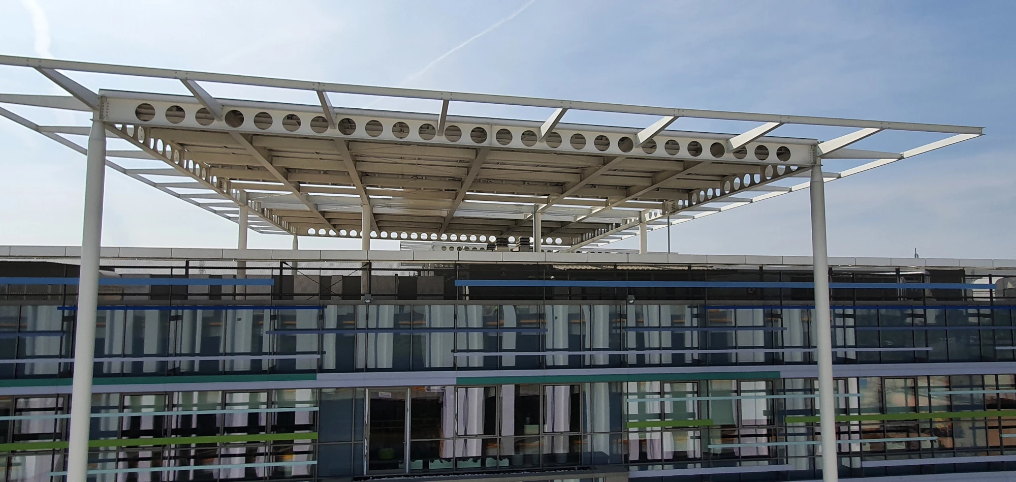 Progettazione realizzazione strutture metalliche per complesso commerciale