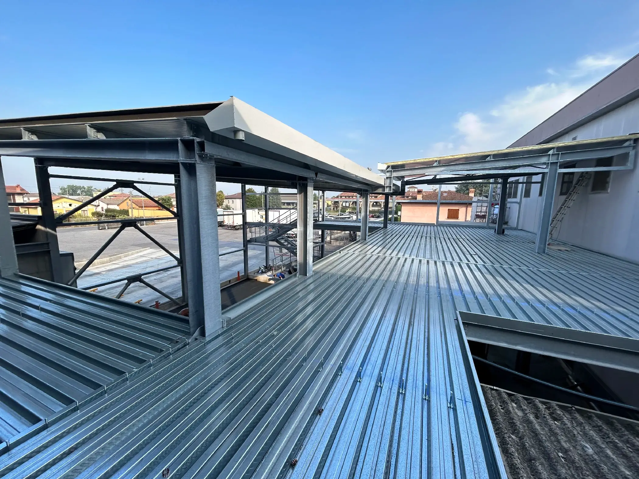 Progettazione realizzazione capannone industriale in acciaio