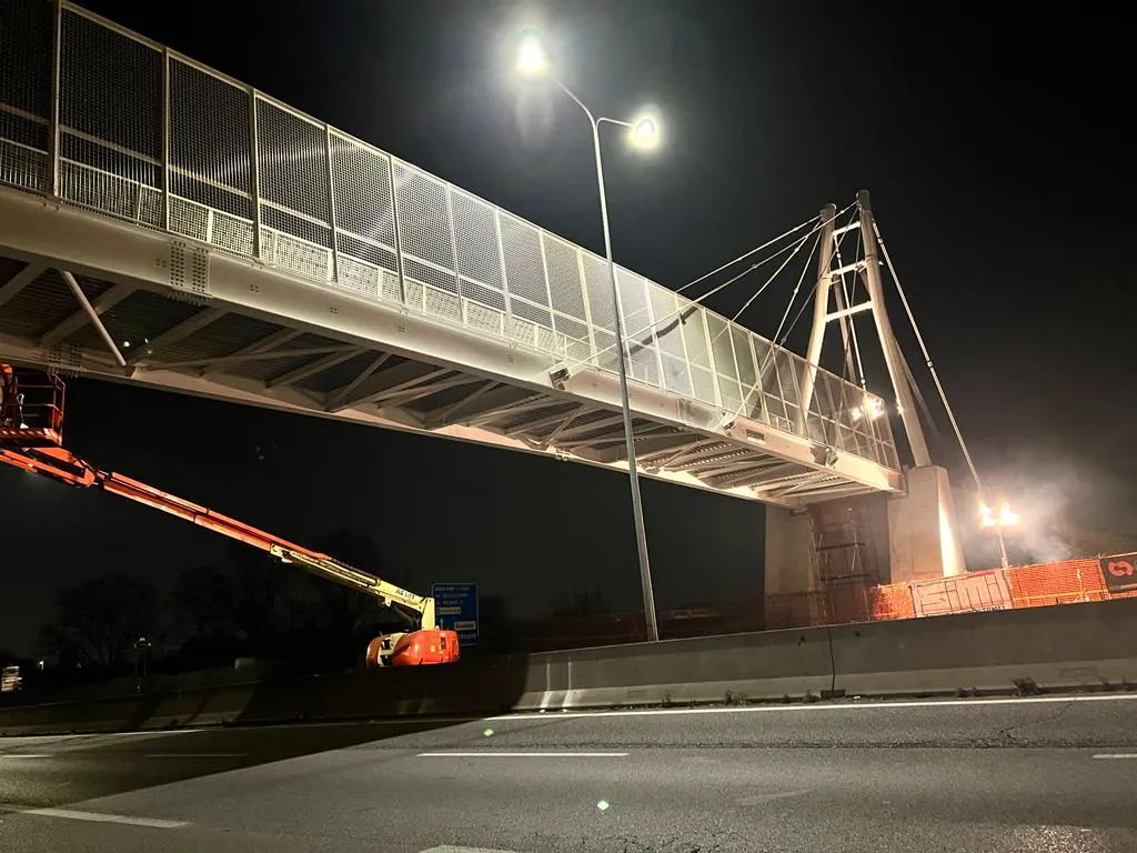 Progettazione di passerelle in acciaio, ferro, carpenteria metallica ciclopedonali, pedonali, carrabili e per mezzi pesanti | Mangili & Associati Spa